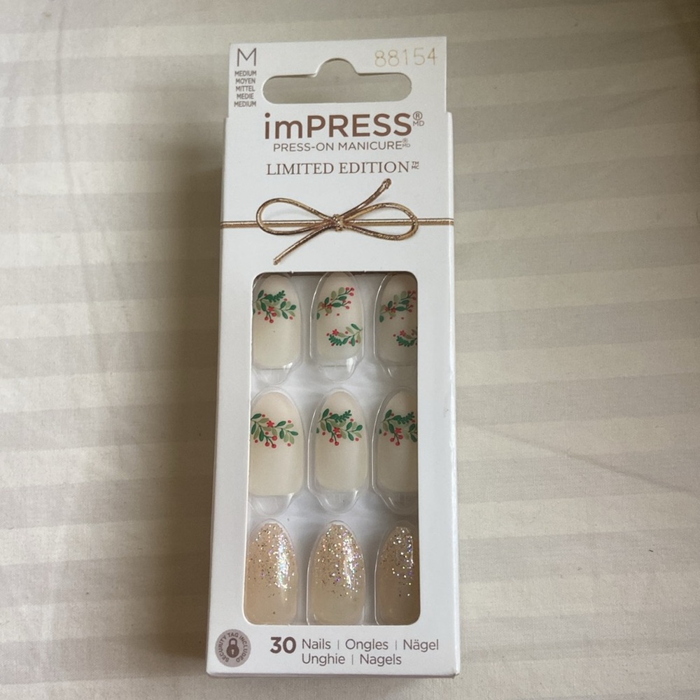 KISS imPRESS Warmest Wishes Press-on Manicure Nails